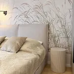 No 4 In Hevenia Apartament